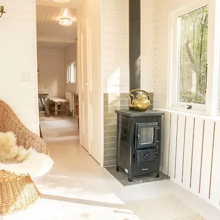 Holiday home Magisch Huisje Direct Aan Het Veluwse Bos.